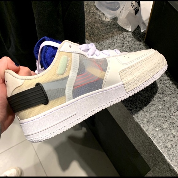 Nike shoes never worn! - Picture 2 of 2